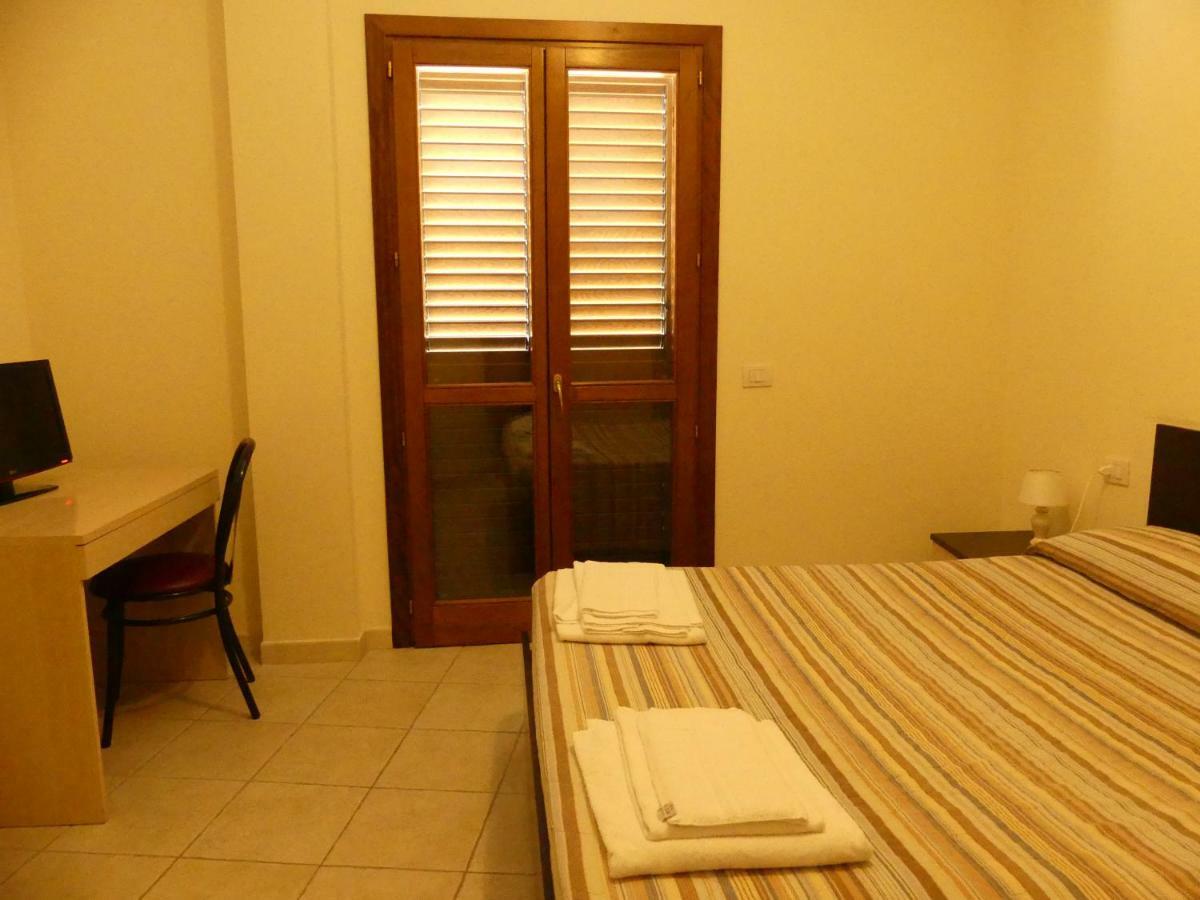 Hotel Beb 2000 à Sassari Extérieur photo